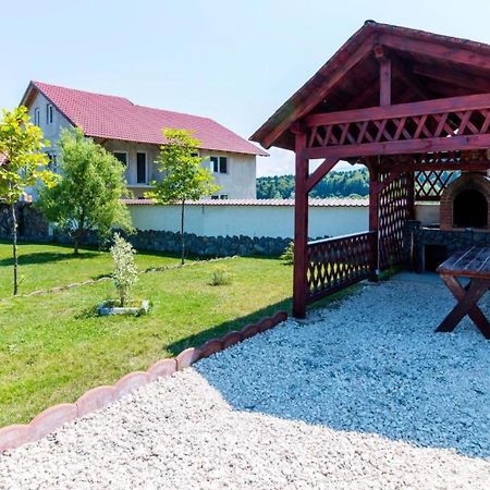 Pensiunea Mountain King Sîmbăta de Sus Exterior foto