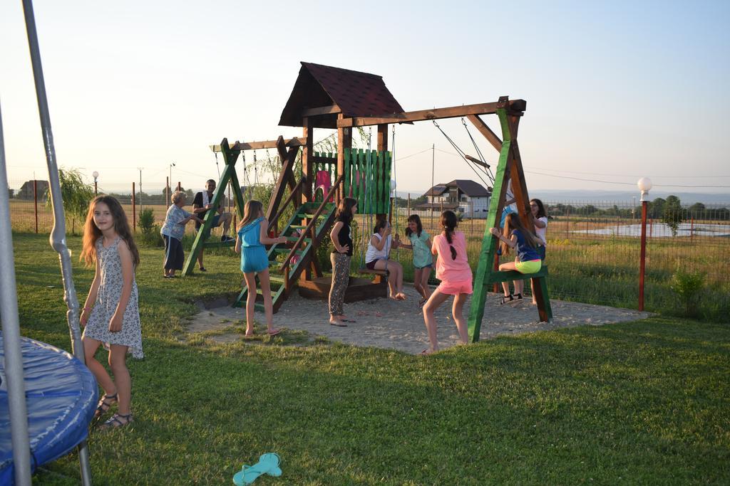 Pensiunea Mountain King Sîmbăta de Sus Exterior foto