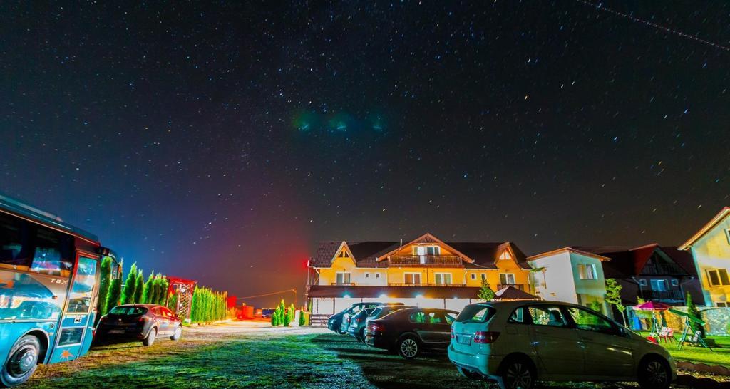 Pensiunea Mountain King Sîmbăta de Sus Exterior foto